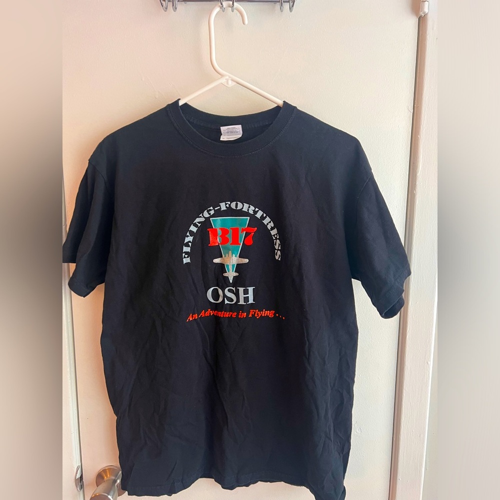 Oshkosh B17 Flying Fortress An Adventure In Flying T-Shirt Men’s M